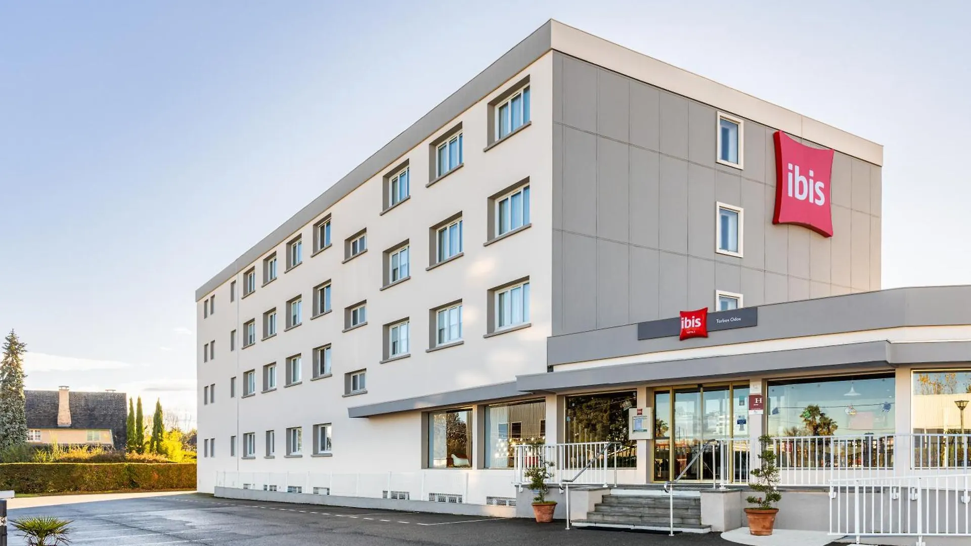 Hotel Ibis Tarbes Odos 3*,