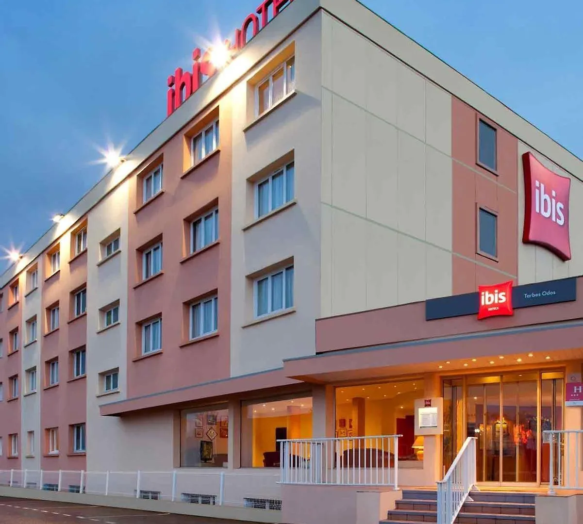 Ibis Tarbes Odos Hotel