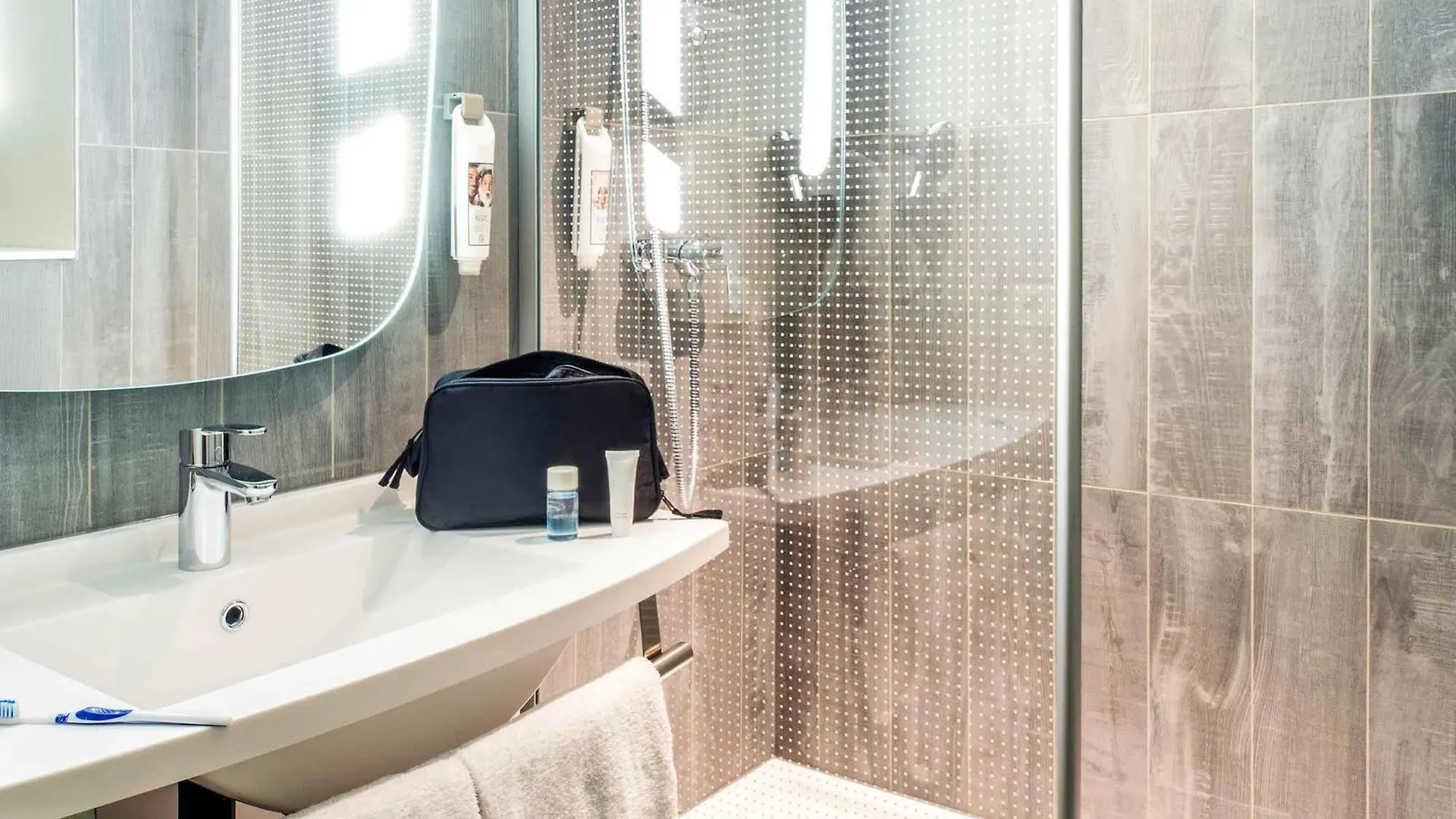 Hotel Ibis Tarbes Odos Francia